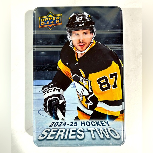 Hockey series two tin with some random hockey cards - Picture 1 of 3